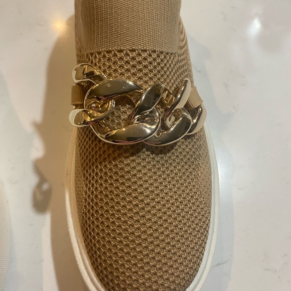 Flat Low-Cut Round Toe Shoes, Breathable Mesh With Chain Decor. Size 6.5 - Picture 8 of 11